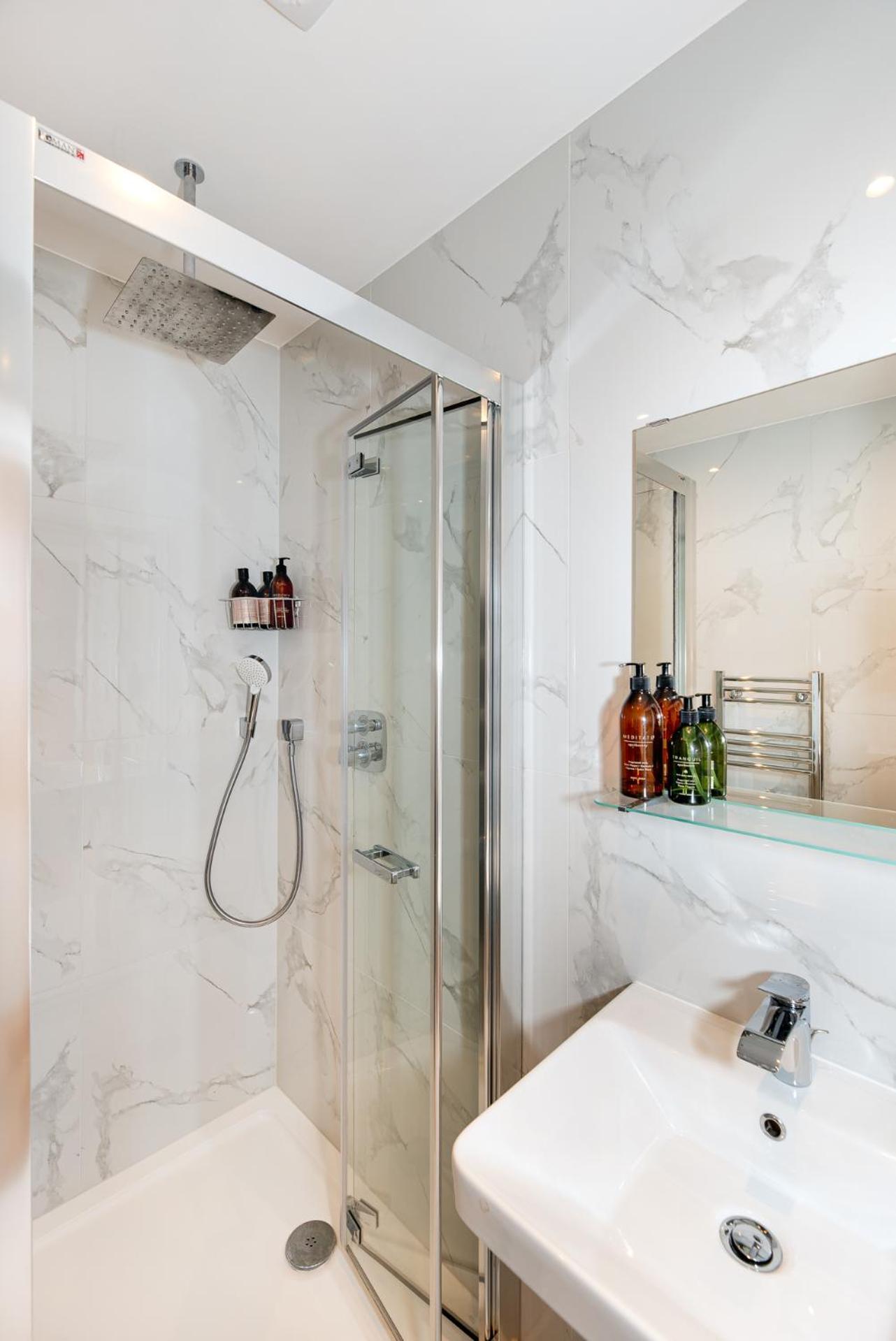 2-Bedroom Victorian Apartment In Kensington لندن المظهر الخارجي الصورة